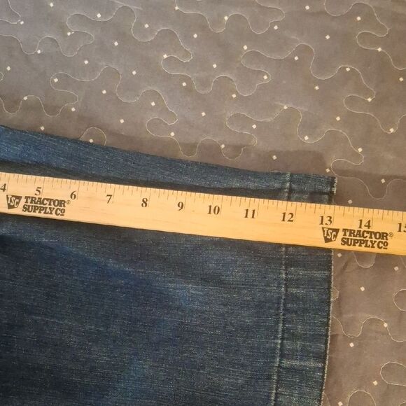 Liz Claiborne Audra Blue Denim Shorts size 12 - Picture 5 of 5